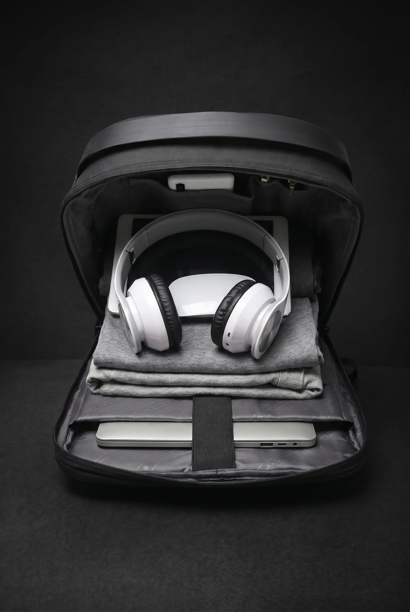 Zero - Diebstahlsicherer Business-Rucksack | Bange Official