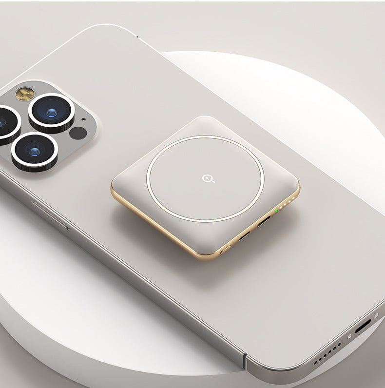 SparkTank - Magnetic Wireless Charging Mini Power Pack