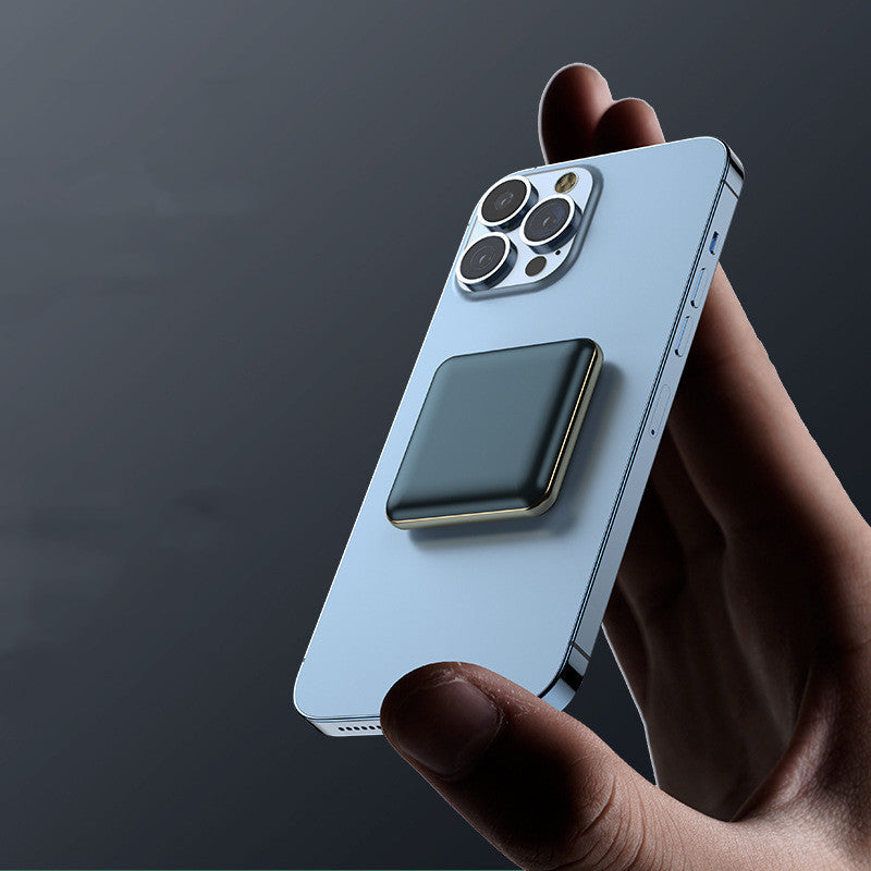 SparkTank - Magnetic Wireless Charging Mini Power Pack