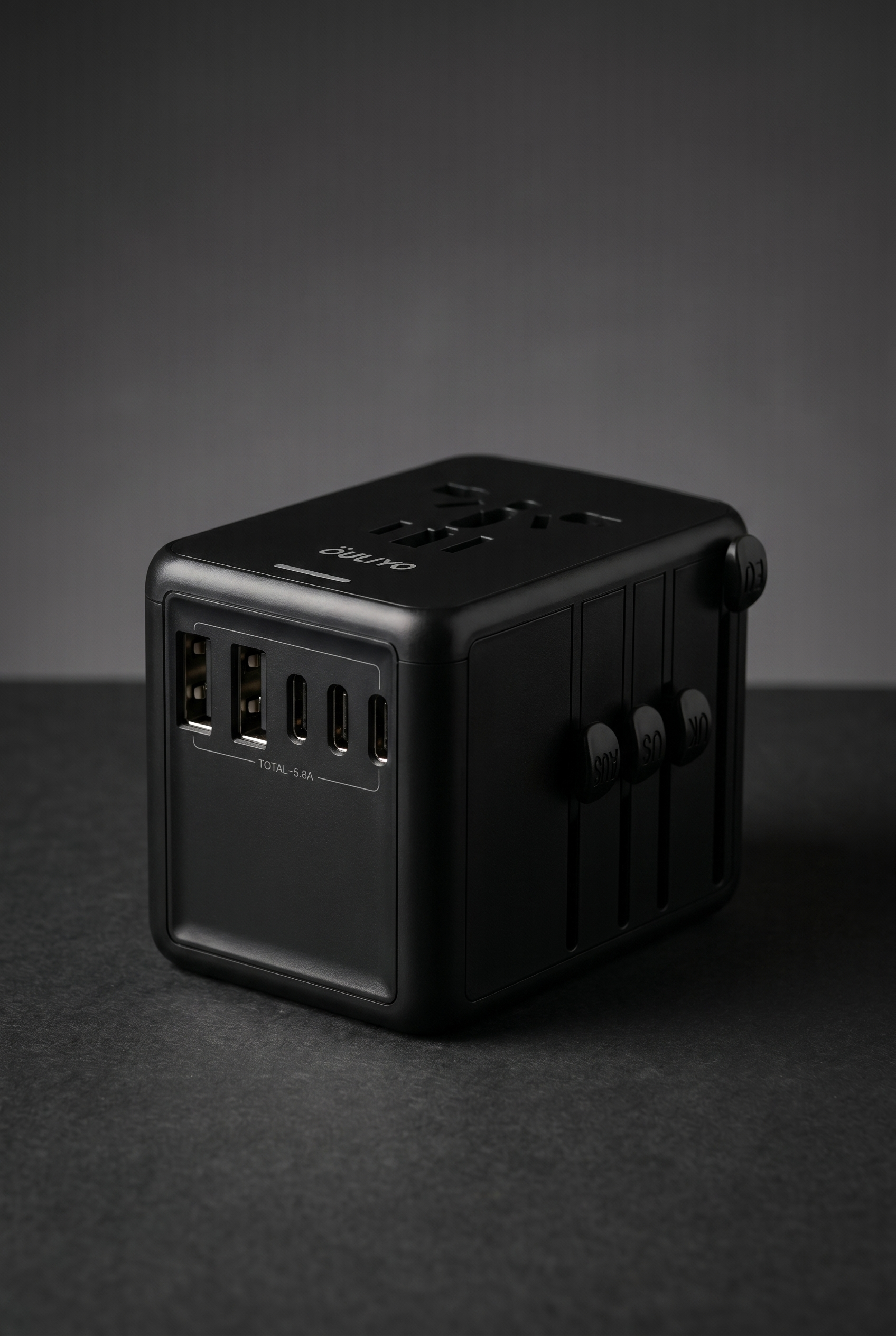 Internationaler Universal-Reisekonvertierungsstecker 